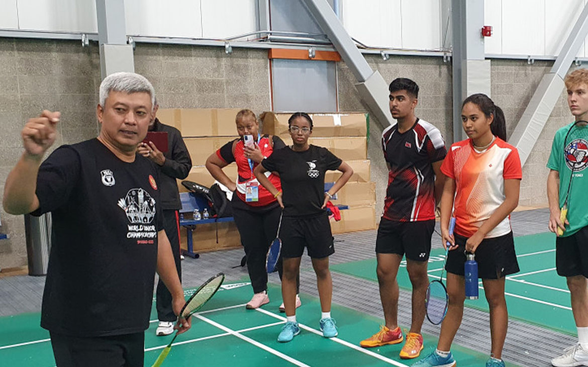 Чемпионат мира среди юниоров: китайские и индонезийские тренеры делятся опытом в клинике
